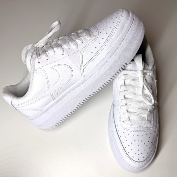 Nike Women’s Court Vision Alta LTR White Platform Sneakers Size - 10 - Picture 3 of 9